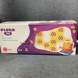 Plugo link AR powered building blocks kit